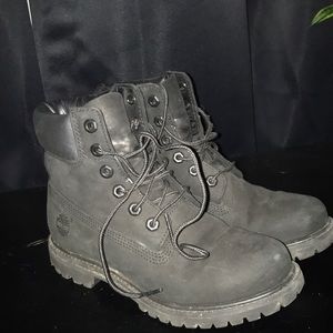 Black timberland boots